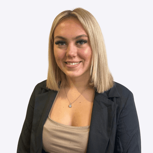 Aisling Woodward-Fuller is a Stylist at Michael Todd Hairdressing